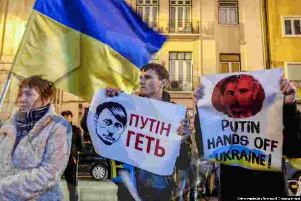 Лісабон "Сам мітинг, пройшов у піднесеній атмосфері, адже кожного українця не залишило байдужим несамовита підступність політики Путіна щодо нашої Батьківщини. Тепер ні у кого вже не викликає сумніву, що метою московської агресії є навіть не заволодіння територіально Кримом, але не дати Україні вирватися зі сфери кремлівського впливу", - йдеться у прес-релізі Спілки українців Португалії.