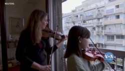 Музиканти намагаються втримати людей вдома музикою. Відео Музиканти намагаються втримати людей вдома музикою. Відео