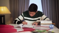 Американські студенти вимагають відшкодувати плату за весняний триместр. Відео