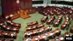 香港立法会开会(资料照片,美国之音拍摄)