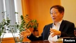 资料照:台湾半导体巨头TSMC主席刘德音在接受采访。(2018年8月31日)