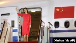 华为高管孟晚舟2021年9月25日飞抵深圳(美联社转发)