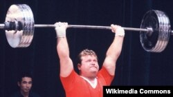 Actriz Tiffany Haddish na 90ª edição dos Oscars vestida com indumentária da Eritreia, país de origem do seu pai