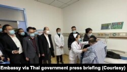 Foto yang dipublikasikan oleh Kedutaan Besar China pada 27 Februari 2025, tampak tahanan Uighur yang dipulangkan begitu tiba di China yang mengklaim bahwa kesejahteraan mereka terjamin.