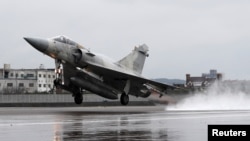 资料照:台湾空军幻象2000战机在新竹起飞参加军演。(2019年1月16日)