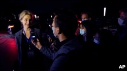 世卫专家组成员、丹麦流行病学家西娅·科尔森·菲舍尔(Thea Kølsen Fischer)2021年2月9号在武汉接受记者采访。(美联社照片)