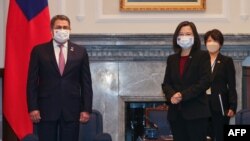 2021年11月13日,台湾总统蔡英文在总统府会见来访的洪都拉斯总统总统胡安·奥兰多·埃尔南德斯。