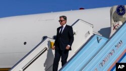 美国国务卿布林肯2024年10月22日抵达以色列特拉维夫。