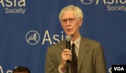 夏伟,亚洲协会美中关系中心主任 (美国之音章真拍摄)