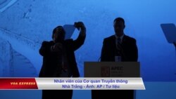 3 nhân viên Bạch Ốc ‘tiếp xúc trái luật’ với phụ nữ trong chuyến APEC 3 nhân viên Bạch Ốc ‘tiếp xúc trái luật’ với phụ nữ trong chuyến APEC