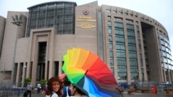 AI အကြီးအကဲနဲ့ လူ့အခွင့်အရေးလှုပ်ရှားသူ ၆ ဦးကို တူရကီအစိုးရဖမ်းဆီး AI အကြီးအကဲနဲ့ လူ့အခွင့်အရေးလှုပ်ရှားသူ ၆ ဦးကို တူရကီအစိုးရဖမ်းဆီး