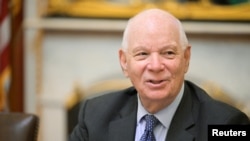 资料照片:卡丁参议员就任参议院外交委员会主席后在一次委员会会议上讲话。(2023年9月28日)