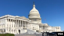 美国国会众议院一侧的主楼大厦。(美国之音记者李逸华拍摄)
