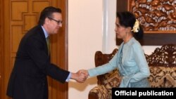 အမေရိကန်-အာဆီယံ စီးပွားရေးကောင်စီ ဥက္ကဋ္ဌနှင့် ဒေါ်အောင်ဆန်းစုကြည်