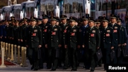 2025年3月4日全国人民代表大会开幕前一天,军事代表抵达北京。