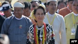 ၇၃ကြိမ်မြောက် ပြည်ထောင်စုနေ့ အခမ်းအနား နိုင်ငံတော်အတိုင်ပင်ခံပုဂ္ဂိုလ်ဒေါ်အောင်ဆန်းစုကြည် တက်ရောက်