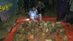 ထီးချိုင့်မှာ ကျောက်စိမ်းအရွယ်စုံ ၁၃၀ ကျော်ဖမ်းမိ ထီးချိုင့်မှာ ကျောက်စိမ်းအရွယ်စုံ ၁၃၀ ကျော်ဖမ်းမိ