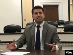 2049项目研研究所研究员易思安(美国之音钟辰芳拍摄)