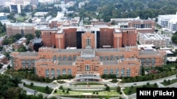 资料照: 位于首都华盛顿附近马里兰州贝塞斯达的美国国家卫生院临床医学中心(10号楼)。