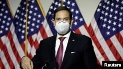 资料照片:美联邦参议员鲁比奥在国会山对媒体讲话。 (2020年10月21日)