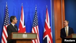 美国国务卿布林肯和英国外交大臣拉布在英国伦敦举行的七国集团外长会议期间举行双边会谈后举行联合新闻发布会。(2021年5月3日)