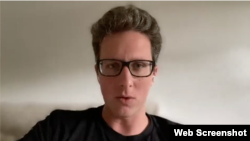 YouTube视频博主马修·泰(Matthew Tye)接受美国之音Skype采访视频截图