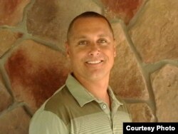 北佛罗里达大学助理教授迈克尔•宾德尔