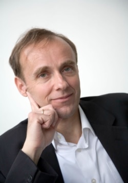 德国作家佳杰斯 (Adrian Geiges)