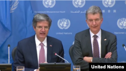 ပူးတွဲ သတင်းစာရှင်းလင်းပွဲပြုလုပ်နေတဲ့ မတ်လ အတွက် အလှည့်ကျလုံခြုံရေးကောင်စီဥက္ကဌ ပြင်သစ်သံအမတ်ကြီး François Delattre နဲ့ ဧပြီလမှာ အလှည့်ကျမယ့် လုံခြုံရေးကောင်စီဥက္ကဌ ဂျာမနီသံအမတ်ကြီး Christoph Heusgen