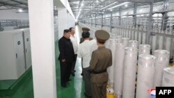 Ông Kim Jong Un thăm Kim Viện Vũ khí Hạt nhân và cơ sở sản xuất vật liệu hạt nhân cấp độ vũ khí. Ảnh do KCNA cung cấp hôm 13/9/2024.