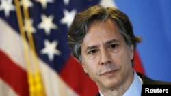 2015年时任美国副国务卿的布林肯答复记者提问 (路透社 2015年4月30日)
