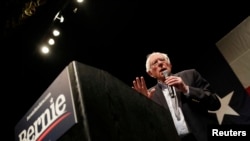 民主党总统参选人桑德斯参议员在内华达党团初选之后到南方的德克萨斯州竞选(2020年2月22日)。