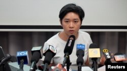 香港记者协会主席郑嘉如在香港举行的新闻发布会上讲话。(2024年9月13日)