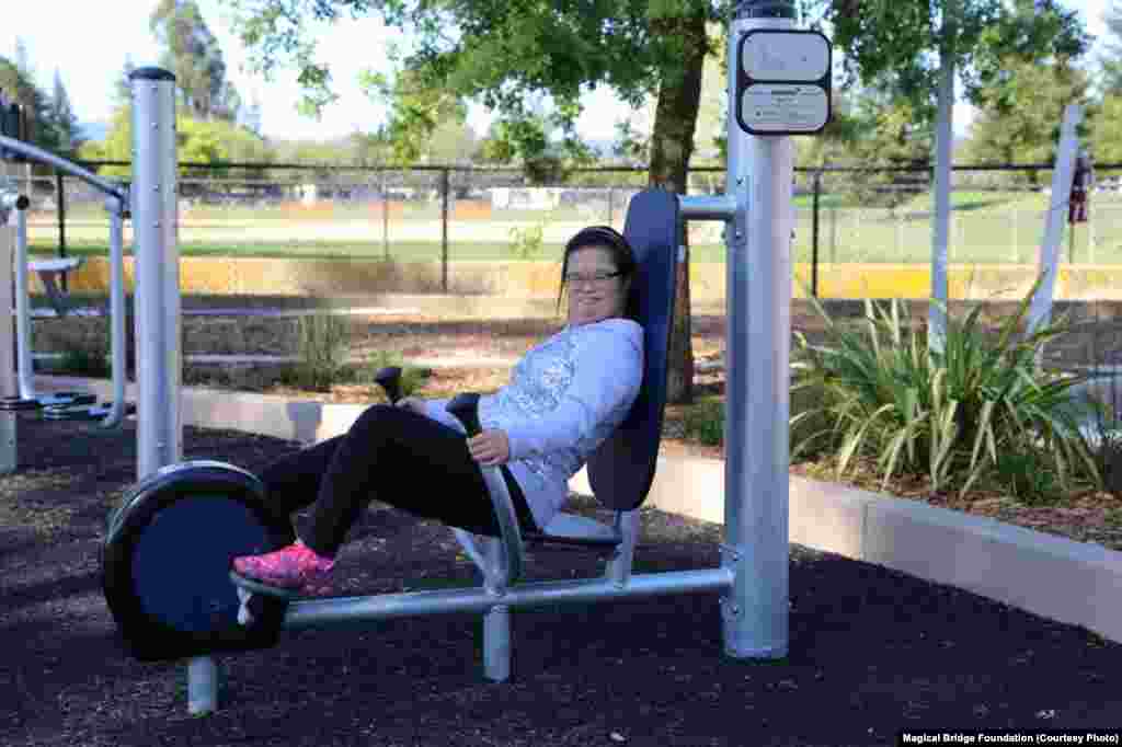 «Чарівний міст» доступний для дітей і дорослих, незалежно від рівня їхніх фізичних, розумових чи сенсорних здібностей