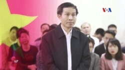 Blogger Anh Ba Sàm bị tuyên án 5 năm tù Blogger Anh Ba Sàm bị tuyên án 5 năm tù