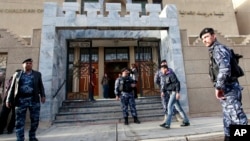 Іракські сили безпеки охороняють халдейську церкву Св. Йосифа у Багдадіi