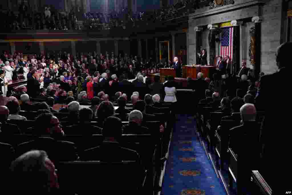 သမ္မတ Joe Biden အမေရိကန်လွှတ်တော်မှာ နိုင်ငံတော်အခြေပြမိန့်ခွန်းပြောကြားစဥ်။ (မတ်လ ၇၊ ၂၀၂၄)  