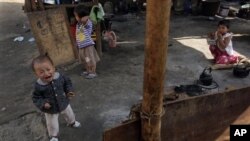 မြန်မာပြည်က စစ်ပြေးဒုက္ခသည်ကလေးငယ်များ။