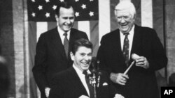 1983年1月25日,里根总统在国会发表国情咨文演讲。