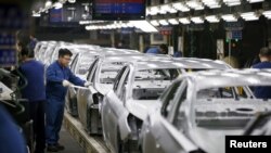 မှတ်တမ်း ဓာတ်ပုံ - တောင်ကိုရီးယား နိုင်ငံက ဟွန်ဒိုင်း မော်တော်ကား စက်ရုံ။ ဇန်နဝါရီလ ၂၇, ၂၀၁၆။