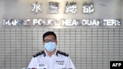 香港警务处处长邓炳强在水警总部对媒体讲话。(2020年8月27日)