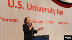 အမေရိကန်တက္ကသိုလ်များပြပွဲ (ဖေဖော်ဝါရီလ ၁၃၊ ၂၀၁၄) သတင်းဓာတ်ပုံ- သားညွန့်ဦး။