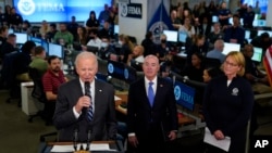 美国总统拜登访问联邦紧急事务管理局总部并谈到“伊恩”救援及重建工作。(2022年9月29日)