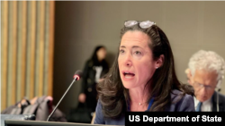 美国国务院负责军备控制的助理国务卿马洛利·斯图尔特(Mallory Stewart,又译史都华)2022年10月17日在第77届联合国大会裁军与国际安全委员会(联大一委)会上发言。(来源:斯图尔特推特账号)
