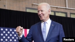 资料照:美国总统拜登2022年10月15日访问位于俄勒冈州波特兰市的一个社区活动中心