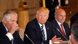 资料照片:麦克马斯特(右)与美国总统特朗普在布鲁塞尔。(2017年5月24日)