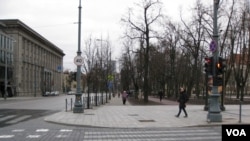 立陶宛首都维尔纽斯市中心的格蒂米纳斯大街(美国之音白桦)