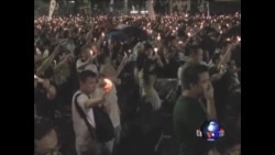 香港十多万市民冒雨悼念六四  香港十多万市民冒雨悼念六四