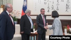 台湾总统蔡英文会见欧洲议会议员访问团(照片来源:台湾总统府)