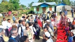 ရိုဟင်ဂျာများနေရပ်ပြန်ရေး အခက်အခဲဖြေရှင်းပေးဖို့ အစိုးရကို သံတမန်တွေ တိုက်တွန်း ရိုဟင်ဂျာများနေရပ်ပြန်ရေး အခက်အခဲဖြေရှင်းပေးဖို့ အစိုးရကို သံတမန်တွေ တိုက်တွန်း